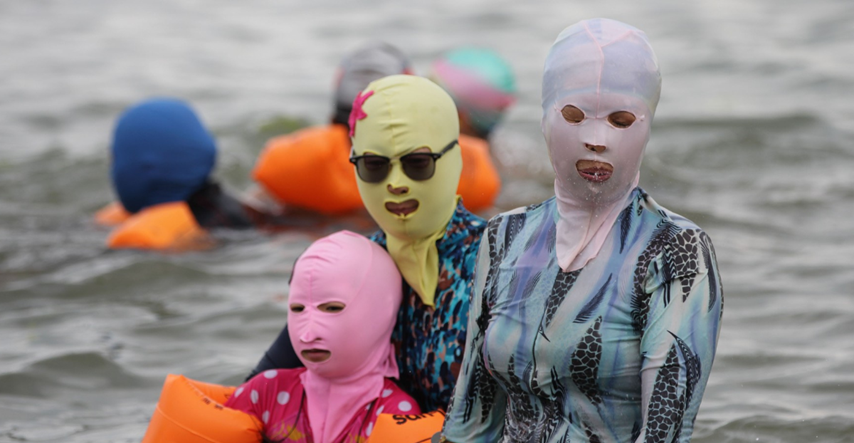 Ova maska za zaštitu od sunca godinama je hit u Kini. Biste li je vi nosili na plažu?