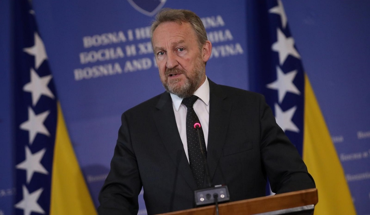 Izetbegović: Odbijam razgovarati nasamo s Čovićem i Michelom o izbornim prijeporima