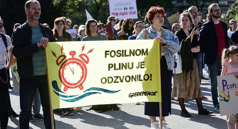 Klimatski prosvjed u Zagrebu: "Dignimo glas, ne temperaturu!"