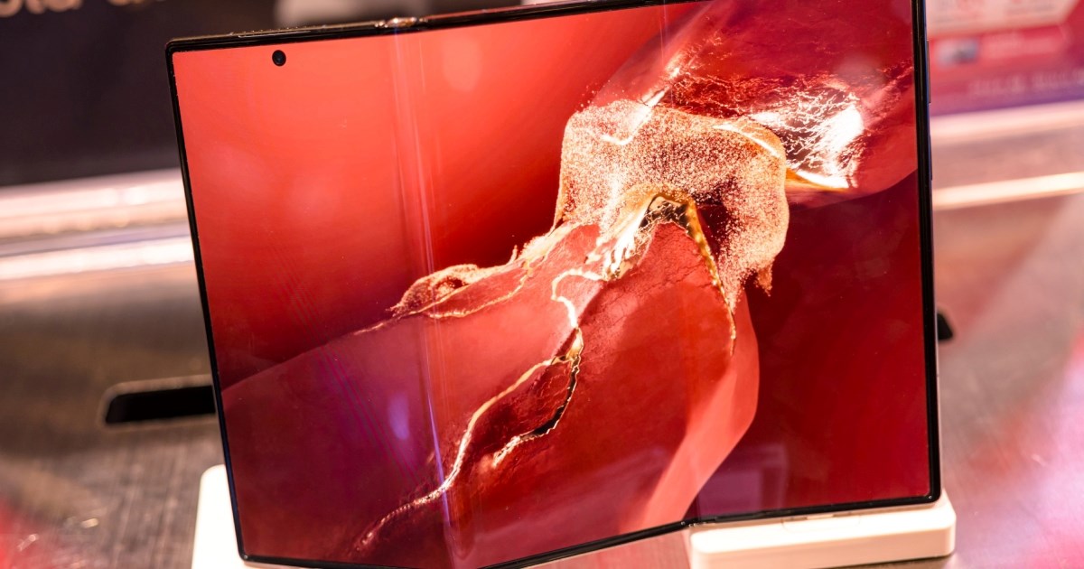 Dok čekamo iPhone Fold, Samsung i Huawei prelaze na trostruke preklopne modele