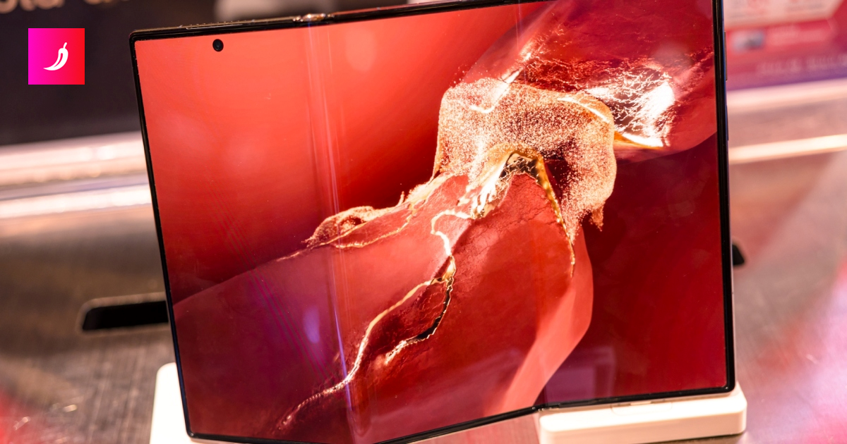 Apple još nema ni fold, a konkurencija već nudi trifold telefone