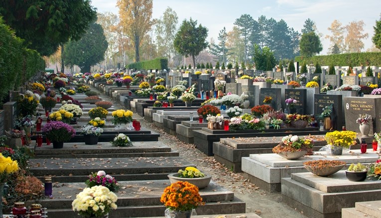 Rastu cijene pogreba u Hrvatskoj. Kremiranje malo jeftinije, ali sve popularnije