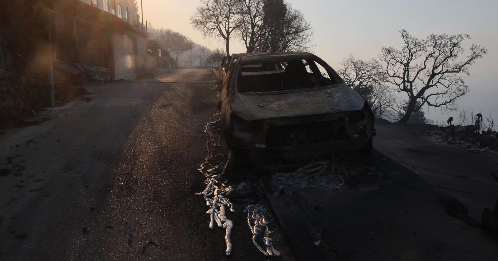Sezonci iz Mostara bježali pred vatrom, noć proveli u autu. Izgorjelo im radno mjesto