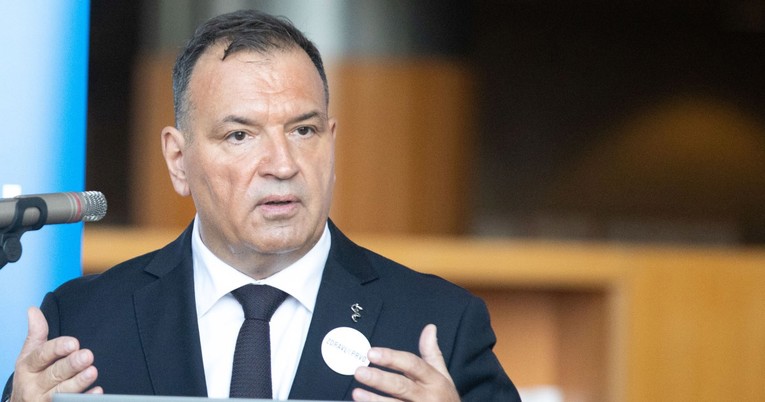 Beroš najavio nacionalni program za mlade liječnike