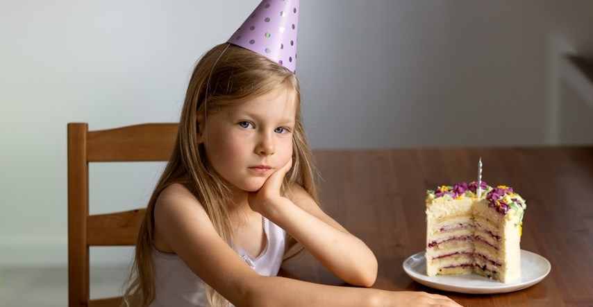 Žena javno posramila majku koja njezinoj kćeri nije dala komad torte
