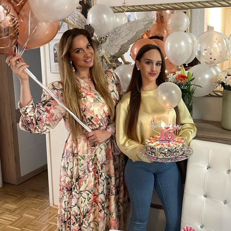 Simona Mijoković (41) postala je baka