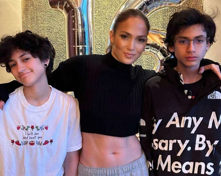 Blizanci Jennifer Lopez odlaze na fakultet