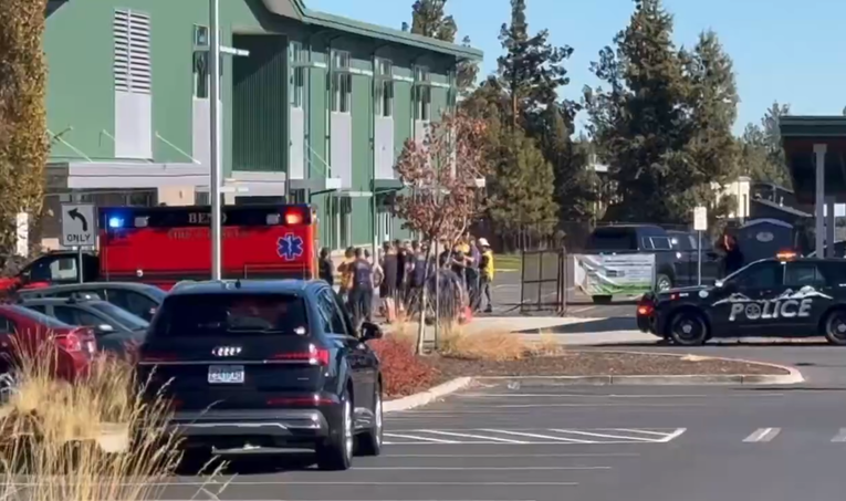 Pucnjava u osnovnoj školi u Oregonu. Napadač ubijen, ima ranjenih