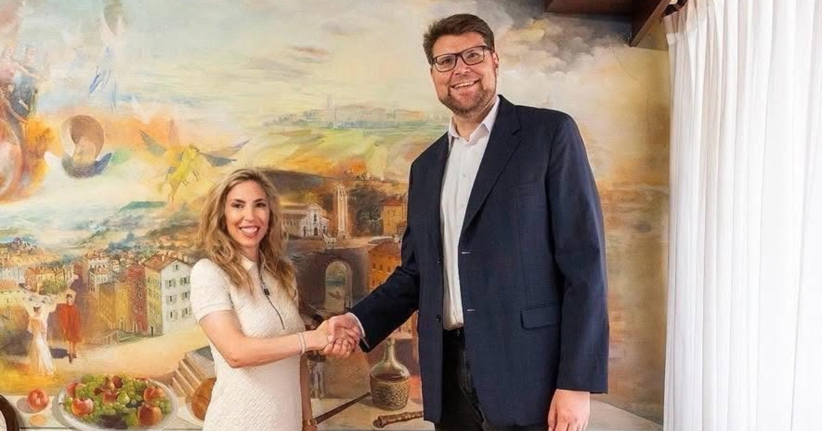 Fotka Grbina i američke veleposlanice je hit