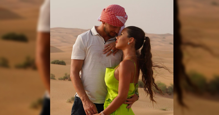 Ivan Rakitić i njegova Raquel objavili romantične fotografije iz pustinje