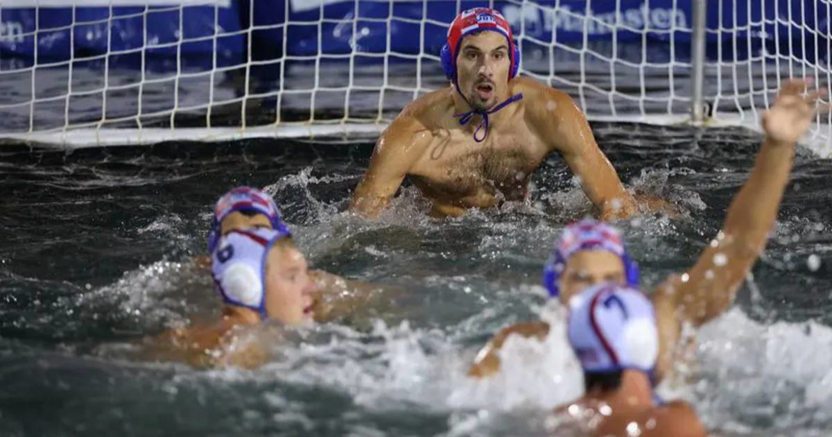 Hrvatska u polufinalu prvog Svjetskog prvenstva u vaterpolu 4x4. Danas igra za finale