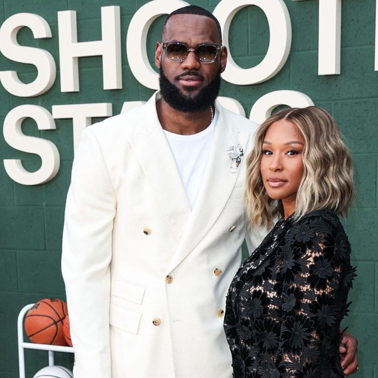 LeBron o glasinama vezanim uz suprugu: Kraljevi se ne zamaraju mišljenjima seljaka