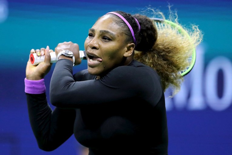 Serena za rekordne 44 minute do polufinala US Opena