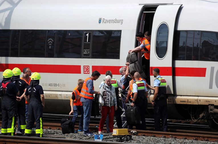 Migrant gurnuo majku i dijete pod vlak u Frankfurtu, učinio je to iz osvete