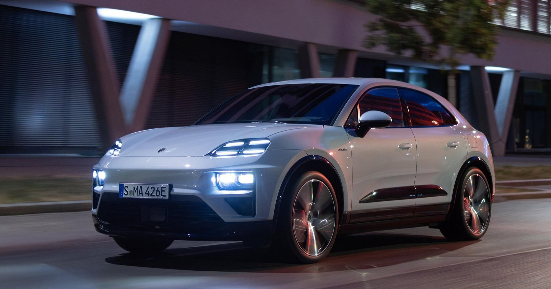 Porsche se predomislio: Benzinski Macan ipak se vraća