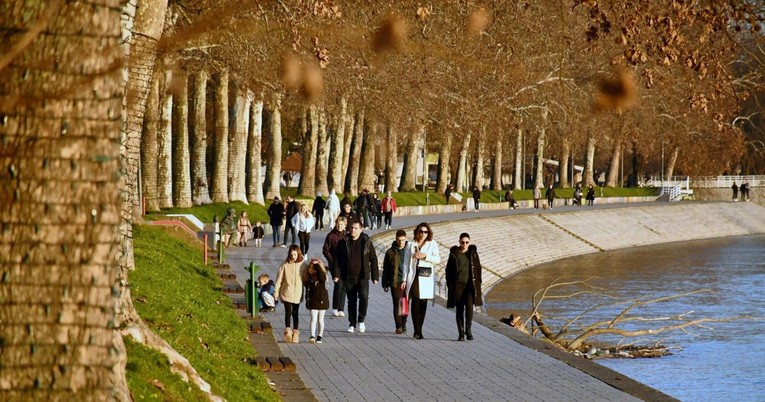Danas će biti djelomice sunčano, ponegdje i kiša. Temperature rastu do 19 stupnjeva