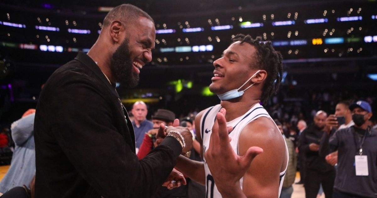 LeBron: Želim se oprostiti u istoj momčadi sa sinom. Gdje god on završi, tamo ću i ja