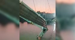 Urušio se most u Indiji. Stotine pale u rijeku, najmanje 81 mrtav, među njima djeca