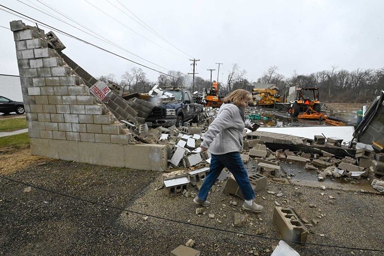Nakon prolaska tornada nestalo je praktički pola jednog gradića u Arkansasu