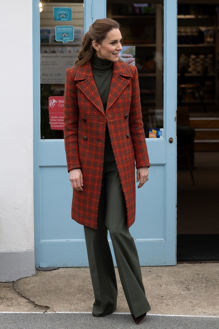 Kate Middleton odabrala stil 60-ih i pogodila