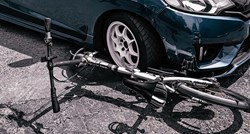 Čovjek poginuo u Karlovcu, udario ga auto dok je po mraku gurao bicikl sredinom ceste
