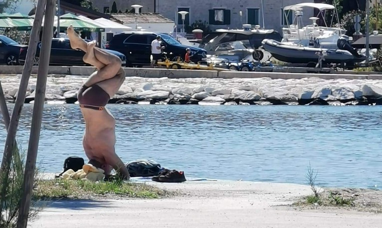 Prizor s plaže nasmijao ekipu na Facebooku: "Ovaj sigurno nije Dalmatinac"