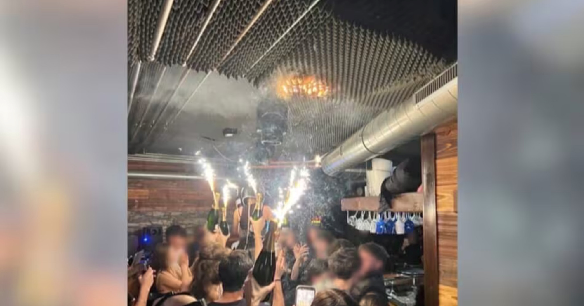 Za požar u Švicarskoj kriv konobar koji je plesao na ramenima kolege?