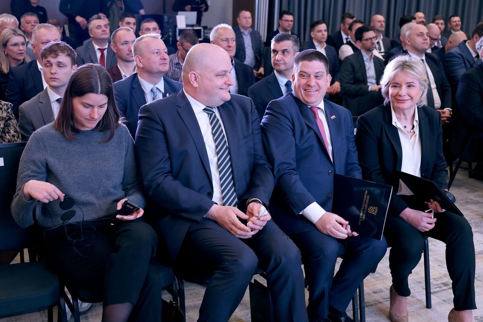DP-ov ministar: Kazahstan je iskazao izniman interes za hrvatske luke