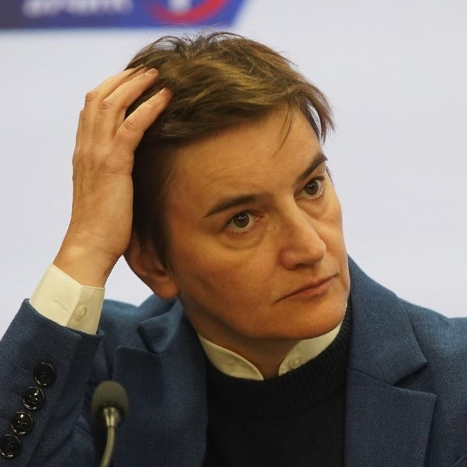 U srpskom parlamentu svađe i skoro fizički sukob, ali bez glasanja o Brnabić