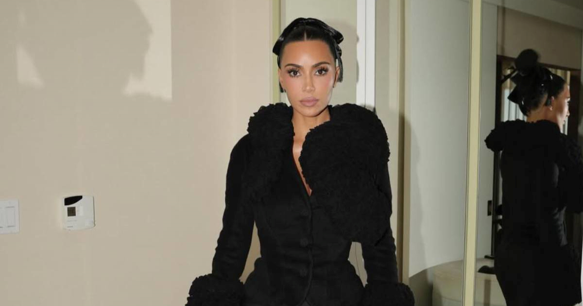 Kim Kardashian na dražbi prodaje rijedak Gallianov komplet, cijena je već vrtoglava