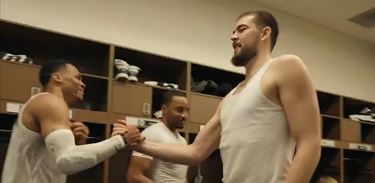 VIDEO Zubac je pružio ruku Westbrooku da mu čestita. Evo što se onda dogodilo