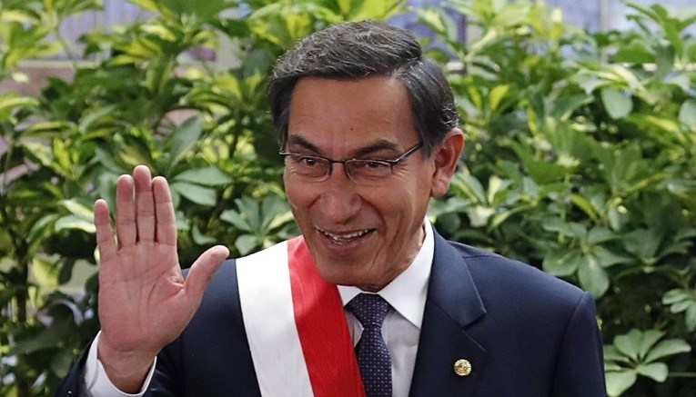 Skandal u Peruu, liječnik otkrio da se bivši predsjednik cijepio još u listopadu