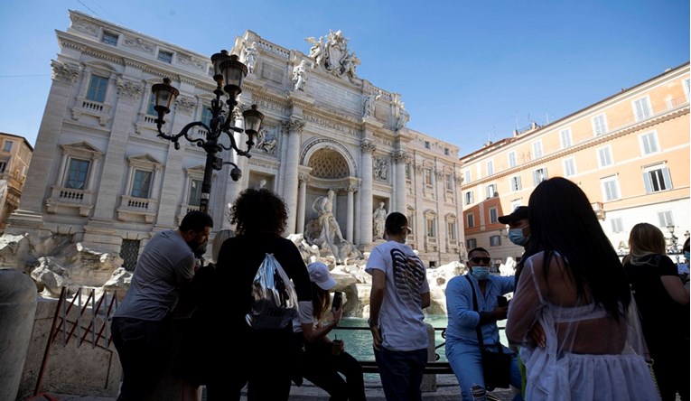 Italija želi da se turisti iz Europske unije oslobode obvezne karantene