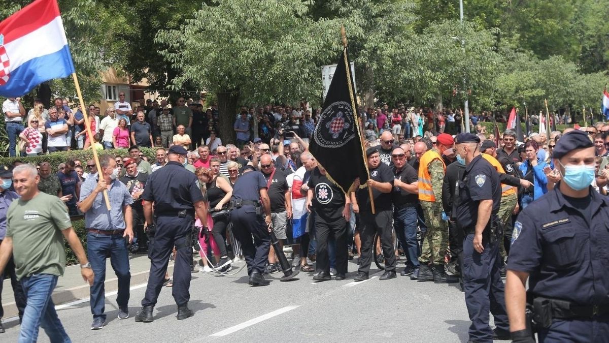 Policija neće prijaviti HOS-ovce koji su u Kninu vikali "Za dom spremni"