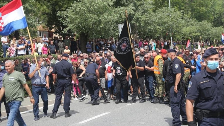 Policija neće prijaviti HOS-ovce koji su u Kninu vikali "Za dom spremni"
