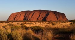 Turisti navalili na slavnu australsku stijenu prije zabrane