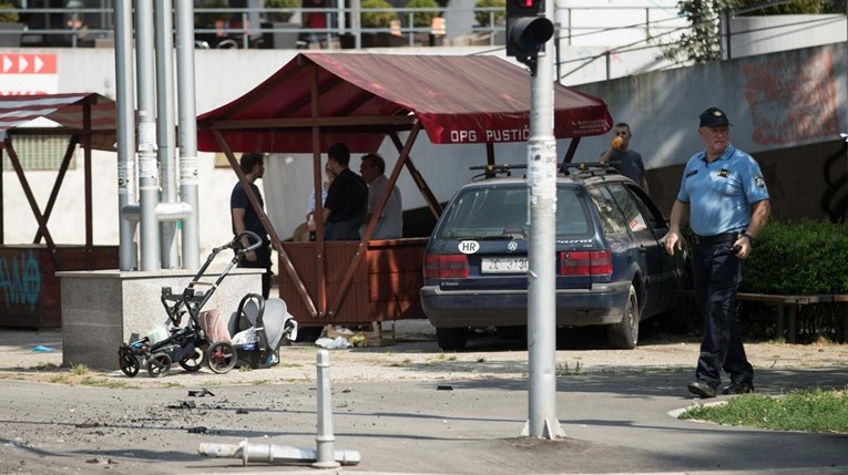 Teška nesreća u Novom Zagrebu, auto izletio s ceste i udario majku i bebu
