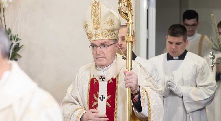 Kardinal Bozanić poručio vjernicima: Molite za papu Benedikta
