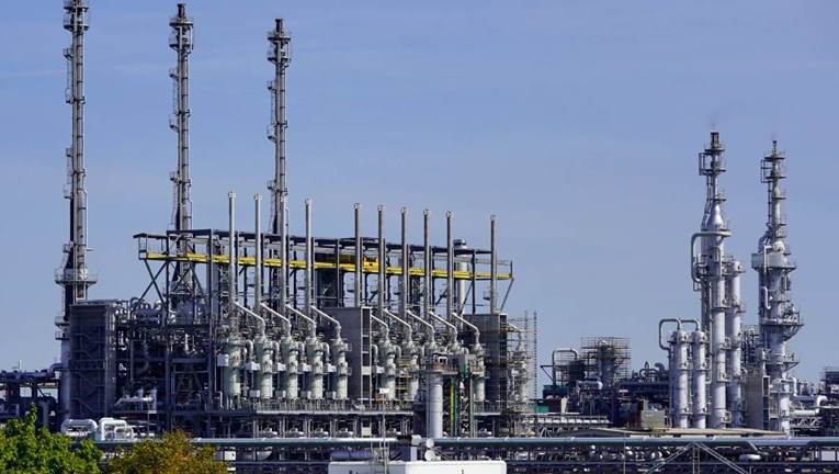 Njemačka kemijska industrija značajno smanjuje proizvodnju zbog cijena energije