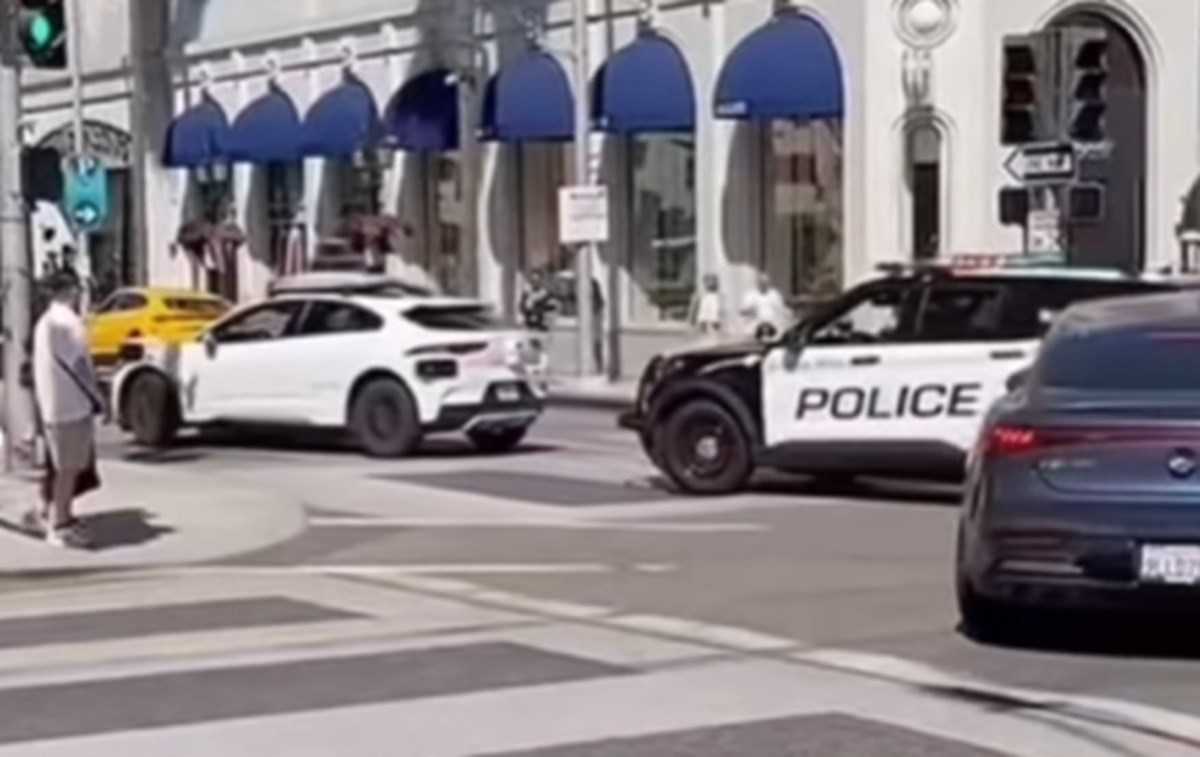 VIDEO Waymo robotaksi izazvao nered u Kaliforniji, policija ostala bespomoćna