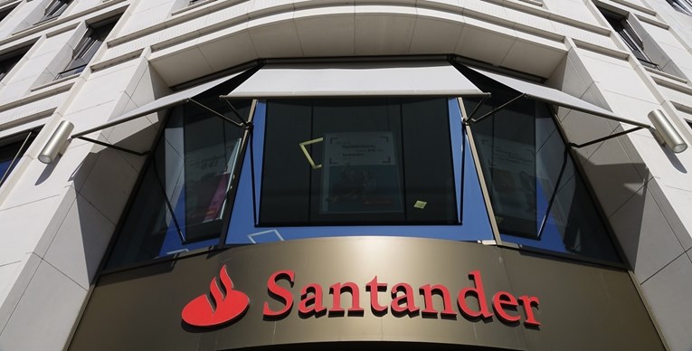 Banka Santander na tisuće računa greškom uplatila 155 milijuna eura