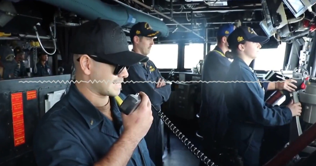 Poslušajte upozorenje američkih ratnih brodova: "Okrenite se ili ćemo se ukrcati"