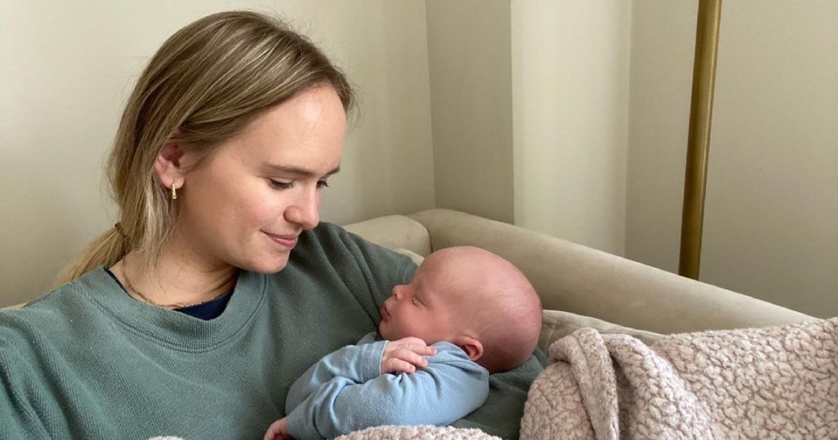 Mama pokazala kako novorođenče uči rutini spavanja, ljudi joj poručili da pretjeruje