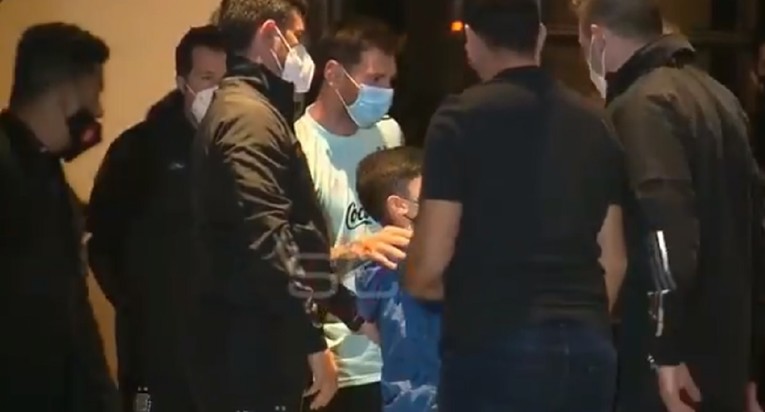 Malog Brazilca osiguranje spriječilo da dođe do Messija. Pogledajte potez Argentinca