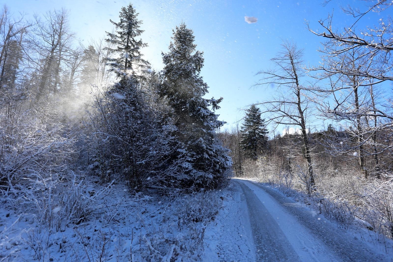 FOTO Snijeg zabijelio planine kod Fužina, pogledajte zimsku idilu