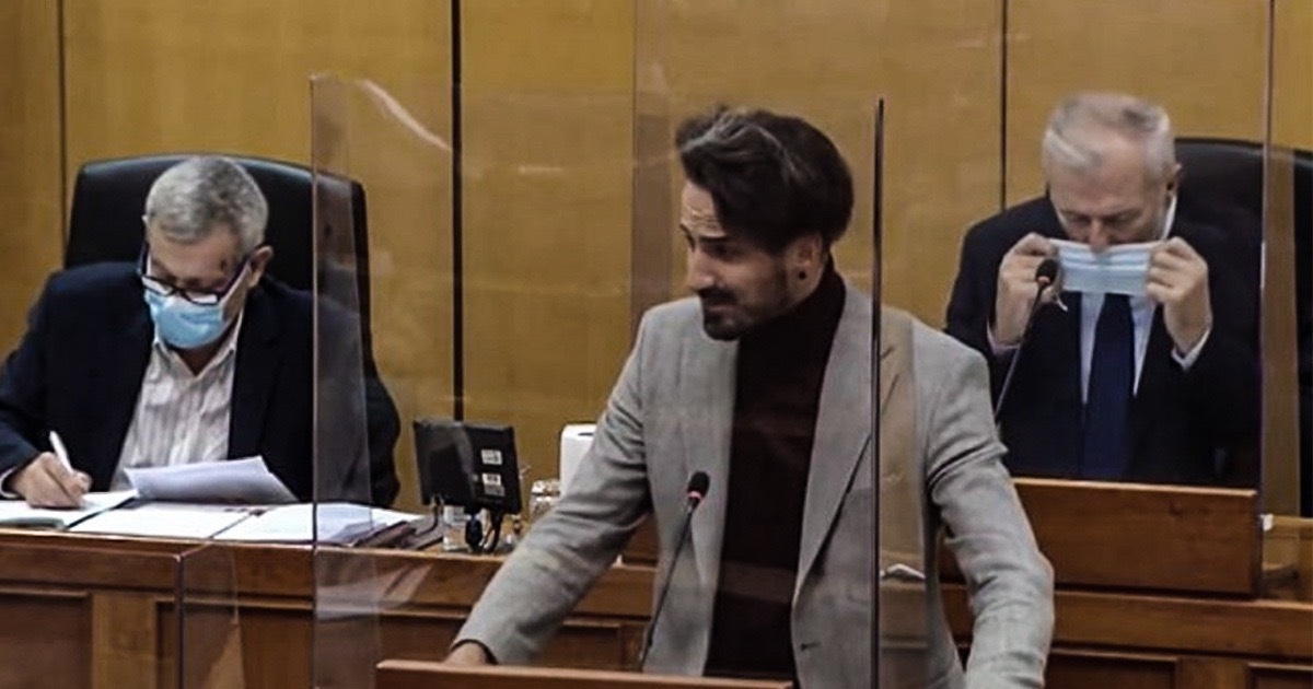 Širi se snimka iz sabora: HDZ-ovac pljuje u masku i stavlja je na stol?