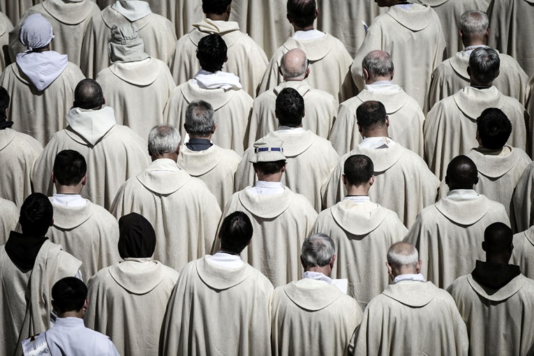 Crkva ostaje pri muškom svećenstvu. Vatikan odbio đakonat za žene