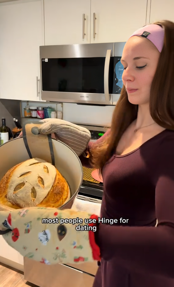 Žena na aplikaciji za spojeve nudi kruh umjesto izlazaka - i hit je