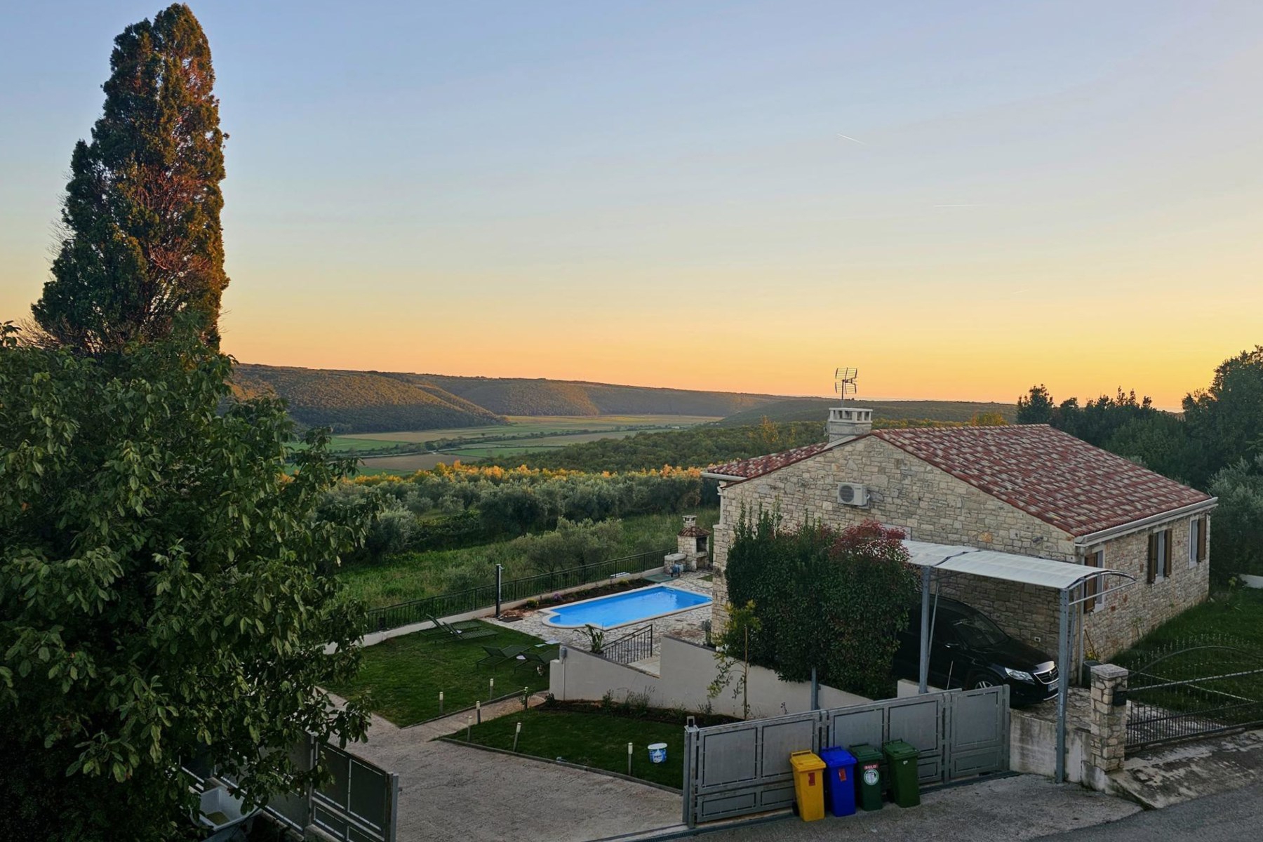 Kamena kuća u Istri s pogledom na more prodaje se za 129.900 €