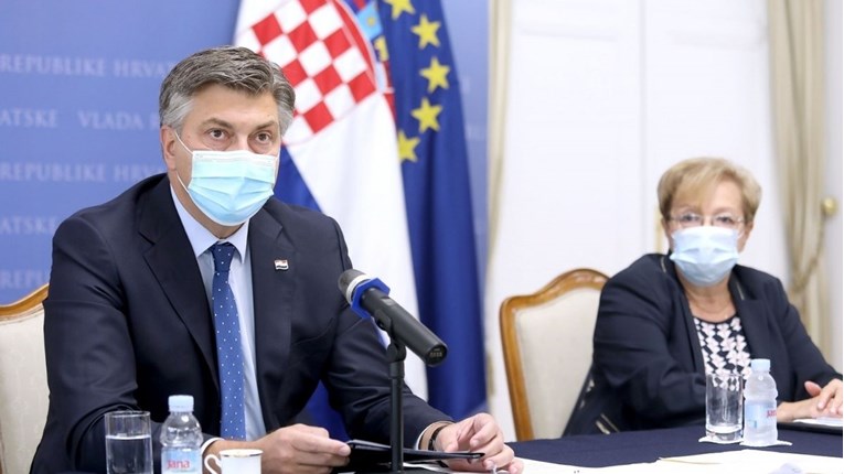 Plenković: Mirovine nisu upitne, do kraja mandata ćemo ih povećati za 10 posto